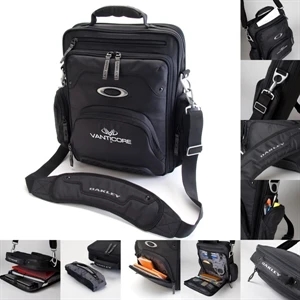 Oakley (r) - 1680d Polyester Messenger Bag, Padded Laptop Sleeve. 31l Capacity