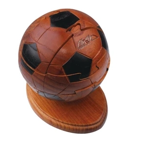 Ball secrets. Деревянный мяч. Подставка для мяча деревянная. Деревянный футбольный мяч. Мяч из дерева.