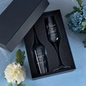 Engraved Champagne Glass Set
