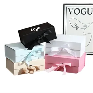 Custom Folding Christmas Magnetic Gift Box with Ribbon