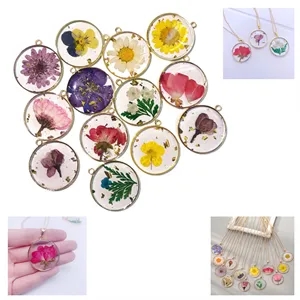 Resin Dried Flower Necklace
