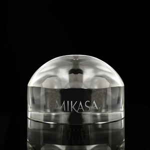 CRYSTAL CLEAR DOME OPTICAL PAPERWEIGHT