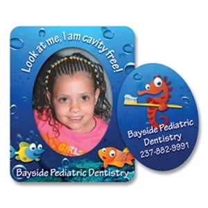 Picture Frame Magnet With Oval Punch Out And Stock Background. 3 3/4" X 3"