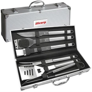6 Pc Bbq Set. Spatula, Tongs, Knife, Long Reach Fork, Basting Brush, Cleaning Brush