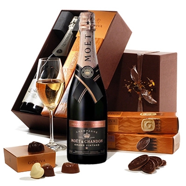 Champagne & Godiva Gift Box