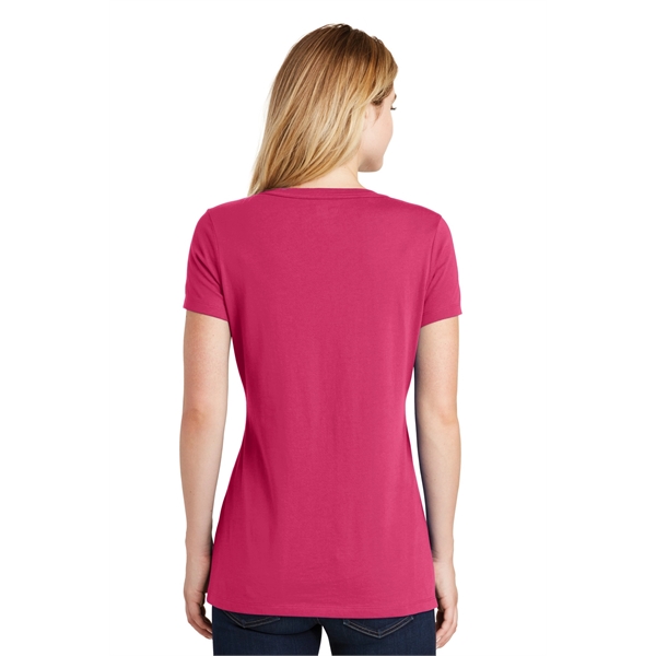 New Era Women's Heritage Blend V-Neck Tee. - New Era Women's Heritage Blend V-Neck Tee. - Image 12 of 76