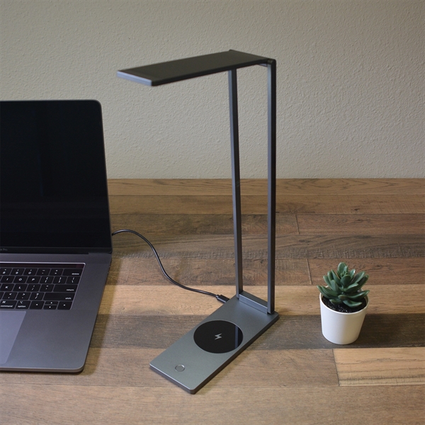 Polaris - Desktop LED light and wireless charger - Polaris - Desktop LED light and wireless charger - Image 0 of 8