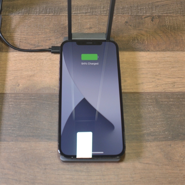 Polaris - Desktop LED light and wireless charger - Polaris - Desktop LED light and wireless charger - Image 1 of 8