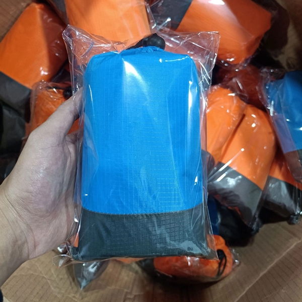 Foldable Picnic Blanket With Storage Bag - Foldable Picnic Blanket With Storage Bag - Image 1 of 4