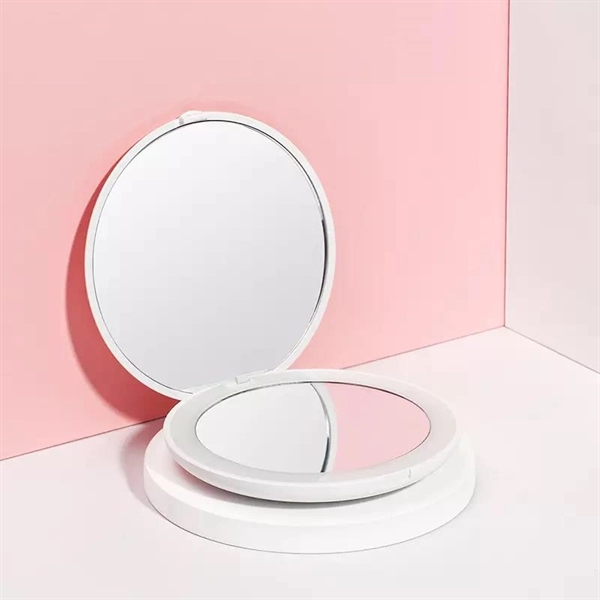 Compact Mirror with LED Light - Compact Mirror with LED Light - Image 4 of 5
