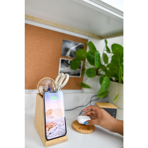 Auden Bamboo Wireless Charger - Auden Bamboo Wireless Charger - Image 3 of 6