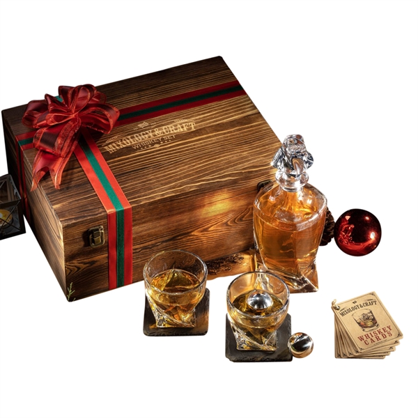 Elegant Whiskey Decanter Set in Wooden Box - Elegant Whiskey Decanter Set in Wooden Box - Image 3 of 5