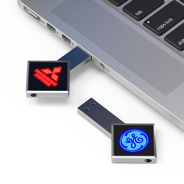 East Side Light Up 360 Degree Rotating USB - East Side Light Up 360 Degree Rotating USB - Image 5 of 7