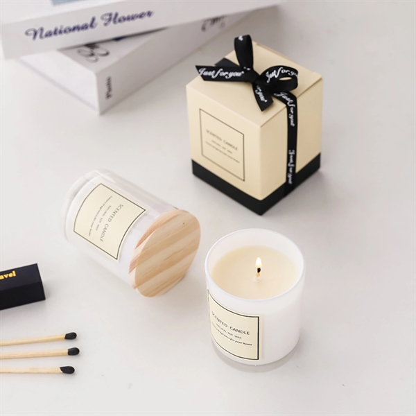 Scented Candle With Wooden Lid - Scented Candle With Wooden Lid - Image 2 of 3