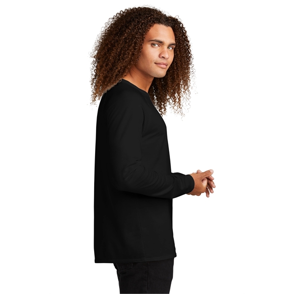 District Featherweight French Terry Long Sleeve Crewneck - District Featherweight French Terry Long Sleeve Crewneck - Image 2 of 29