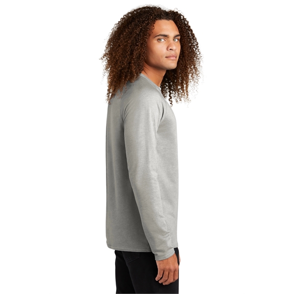 District Featherweight French Terry Long Sleeve Crewneck - District Featherweight French Terry Long Sleeve Crewneck - Image 16 of 29