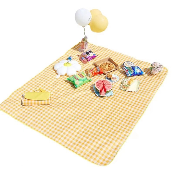 Foldable Sandproof Picnic Blanket - Foldable Sandproof Picnic Blanket - Image 3 of 5