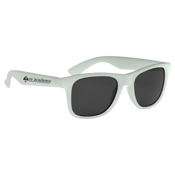 Color Changing Malibu Sunglasses - Color Changing Malibu Sunglasses - Image 16 of 36