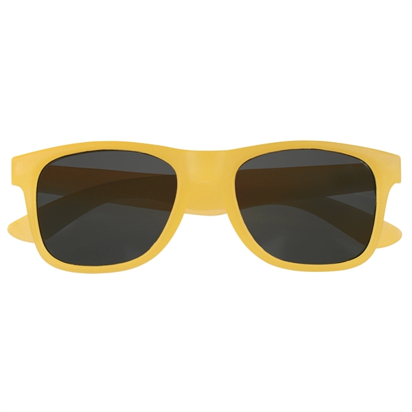 Color Changing Malibu Sunglasses - Color Changing Malibu Sunglasses - Image 32 of 36
