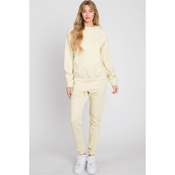 Essential Raglan Crewneck (piece dye) - Essential Raglan Crewneck (piece dye) - Image 8 of 10