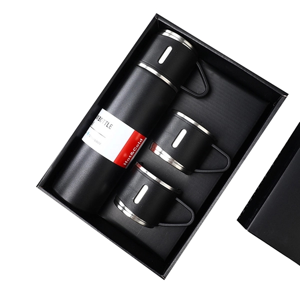 16.9oz Vacuum Insulated Bottle with 3 Cups - 16.9oz Vacuum Insulated Bottle with 3 Cups - Image 1 of 10