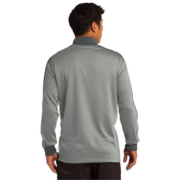 Nike Dri-FIT 1/2-Zip Cover-Up. - Nike Dri-FIT 1/2-Zip Cover-Up. - Image 20 of 25