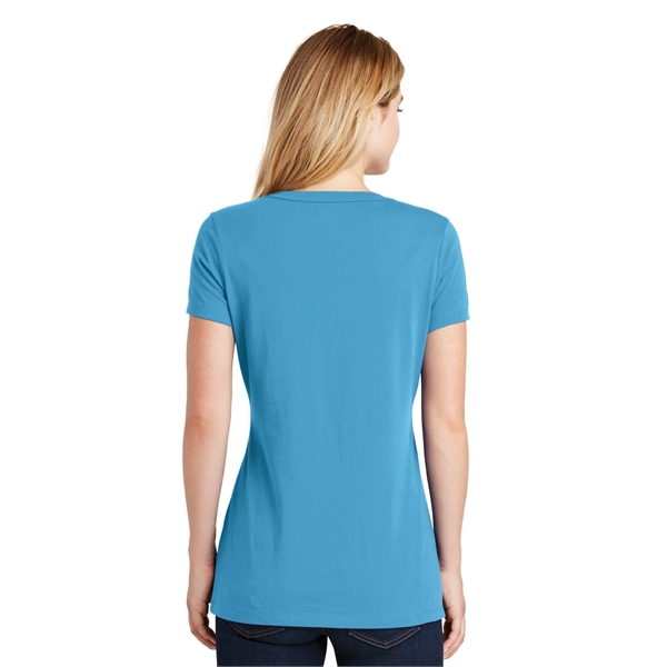 New Era Women's Heritage Blend V-Neck Tee. - New Era Women's Heritage Blend V-Neck Tee. - Image 19 of 76