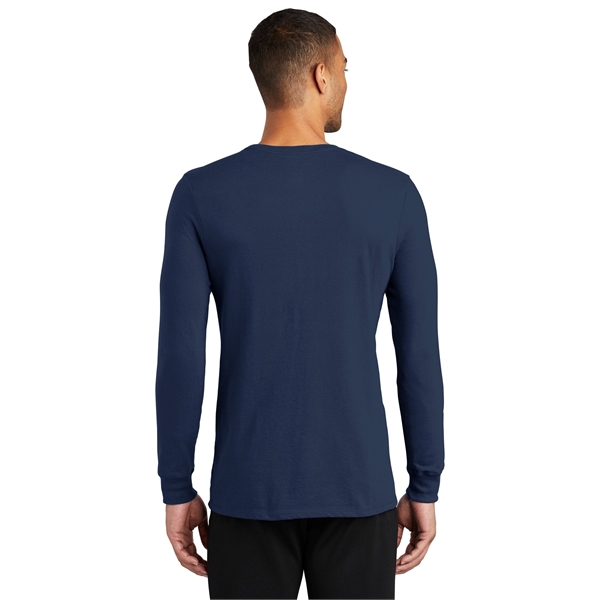 Nike Dri-FIT Cotton/Poly Long Sleeve Tee. - Nike Dri-FIT Cotton/Poly Long Sleeve Tee. - Image 5 of 30