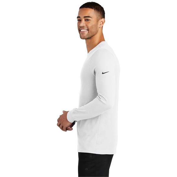 Nike Dri-FIT Cotton/Poly Long Sleeve Tee. - Nike Dri-FIT Cotton/Poly Long Sleeve Tee. - Image 14 of 30