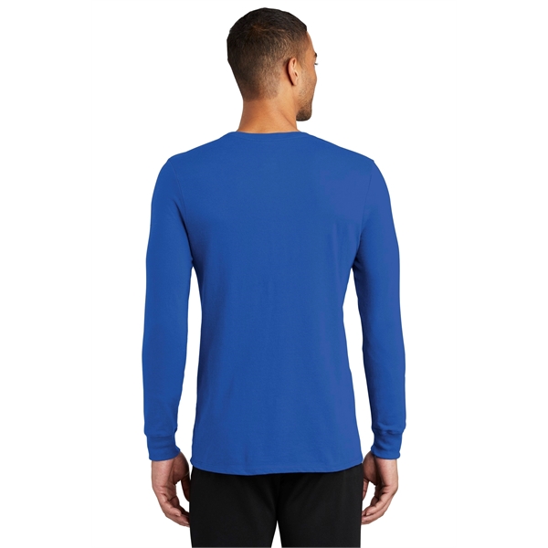 Nike Dri-FIT Cotton/Poly Long Sleeve Tee. - Nike Dri-FIT Cotton/Poly Long Sleeve Tee. - Image 21 of 30