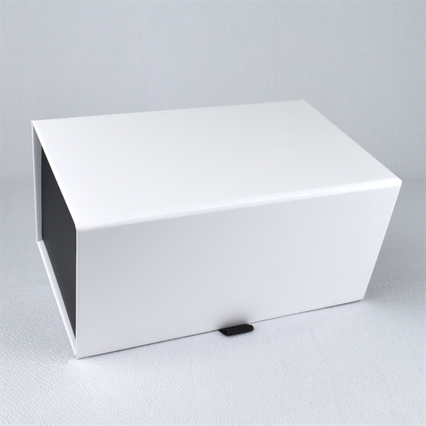 Magnetic Closure Gift Box with Pull-Up Tab (8.25" x 5" x 4") - Magnetic Closure Gift Box with Pull-Up Tab (8.25" x 5" x 4") - Image 2 of 5