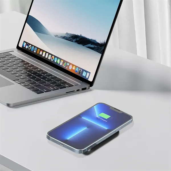 Harvey MagSafe Fast Wireless Power Bank - Harvey MagSafe Fast Wireless Power Bank - Image 3 of 9