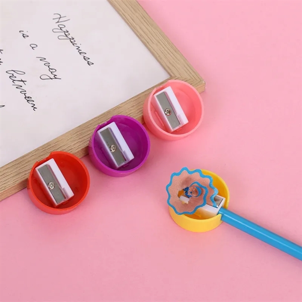 Round Manual Pencil Sharpener - Round Manual Pencil Sharpener - Image 0 of 2