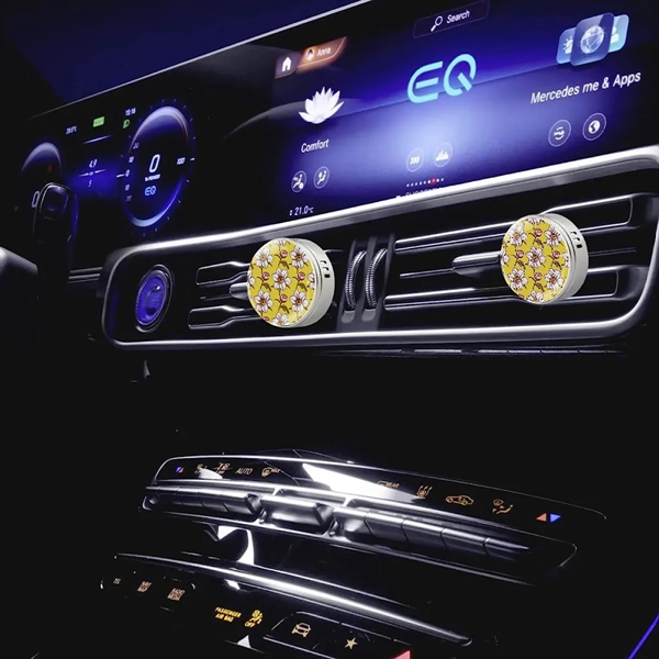 Car Vent Clip Air Freshener Fragrance Diffuser - Car Vent Clip Air Freshener Fragrance Diffuser - Image 1 of 8