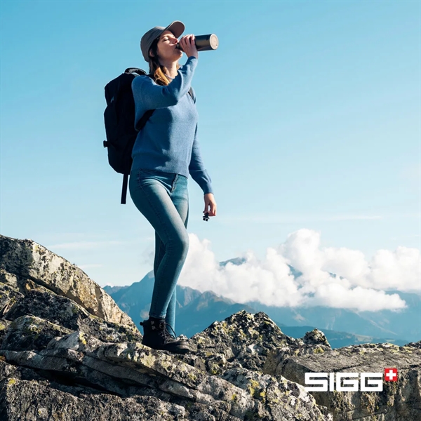 SIGG™ Classic Traveller Bottle - 34oz - SIGG™ Classic Traveller Bottle - 34oz - Image 5 of 23