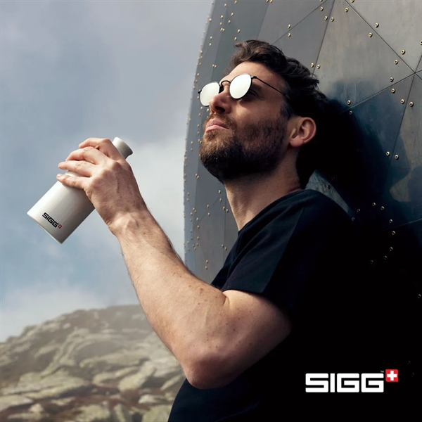 SIGG™ Classic Traveller Bottle - 34oz - SIGG™ Classic Traveller Bottle - 34oz - Image 7 of 23