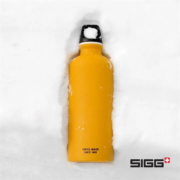 SIGG™ Classic Traveller Bottle - 20oz - SIGG™ Classic Traveller Bottle - 20oz - Image 7 of 40