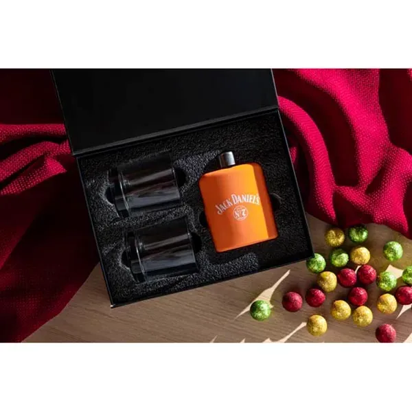 6oz Flask & 10 oz Island Rocks Glasses - Gift Set - 6oz Flask & 10 oz Island Rocks Glasses - Gift Set - Image 4 of 5