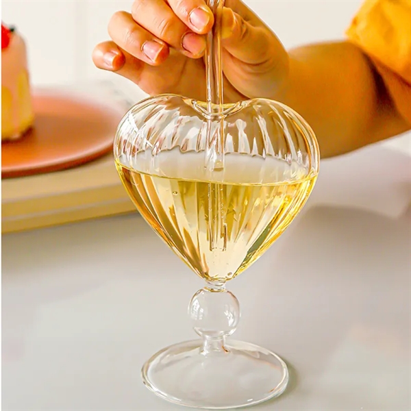 7.5OZ Creative heart-shaped bar cocktail glass - 7.5OZ Creative heart-shaped bar cocktail glass - Image 4 of 4