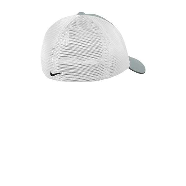 Nike Stretch-to-Fit Mesh Back Cap - Nike Stretch-to-Fit Mesh Back Cap - Image 13 of 26