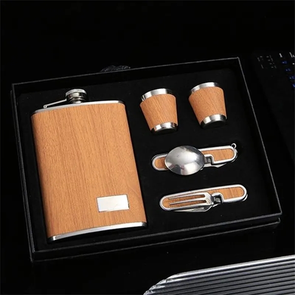 9oz Hip Flask with Tableware Box Drinkware Set - 9oz Hip Flask with Tableware Box Drinkware Set - Image 2 of 5