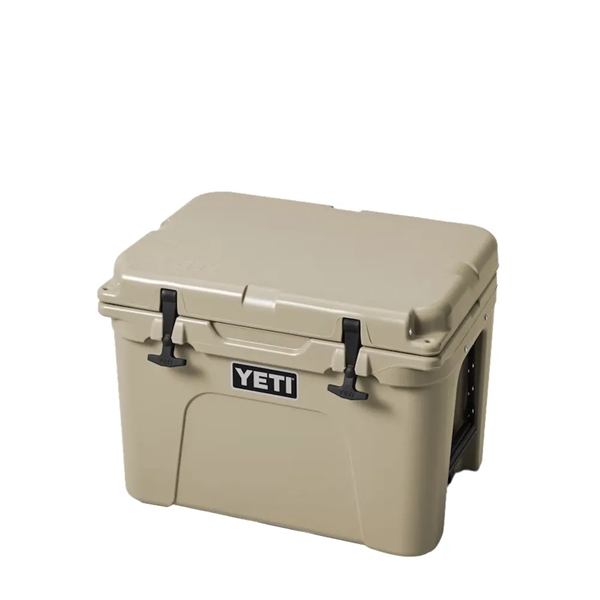 YETI Tundra 35 qt Hard Cooler - YETI Tundra 35 qt Hard Cooler - Image 12 of 26