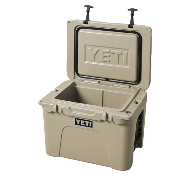 YETI Tundra 35 qt Hard Cooler - YETI Tundra 35 qt Hard Cooler - Image 15 of 26