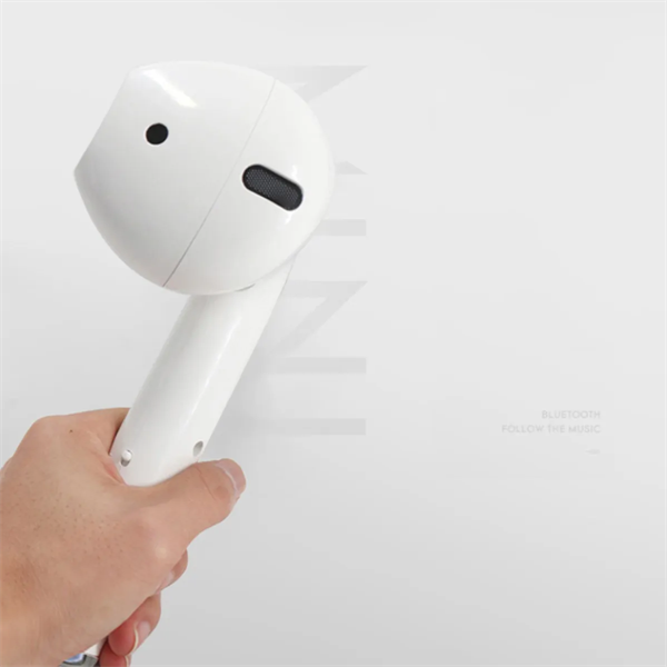 Creative Giant Wireless Headphone Earphone - Creative Giant Wireless Headphone Earphone - Image 1 of 1