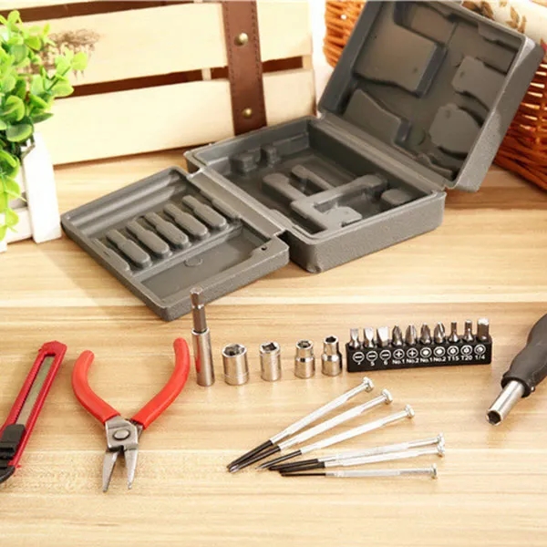24-Piece Roadside Emergency Kit - 24-Piece Roadside Emergency Kit - Image 2 of 3