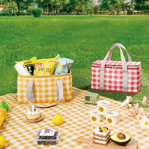 Large Capacity Portable Cooler Outdoor Picnic Insulated Bag - Large Capacity Portable Cooler Outdoor Picnic Insulated Bag - Image 4 of 4