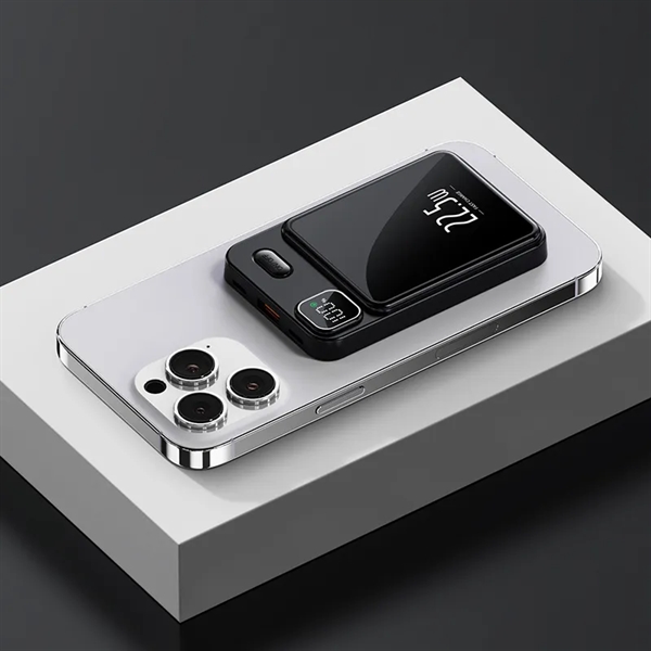 Magnetic Portable Charger 5000 mAh - Magnetic Portable Charger 5000 mAh - Image 6 of 6