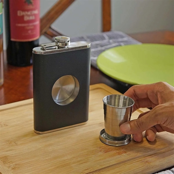 8oz Portable Hip Flask with Built In  Collapsible Shot Glass - 8oz Portable Hip Flask with Built In  Collapsible Shot Glass - Image 5 of 5