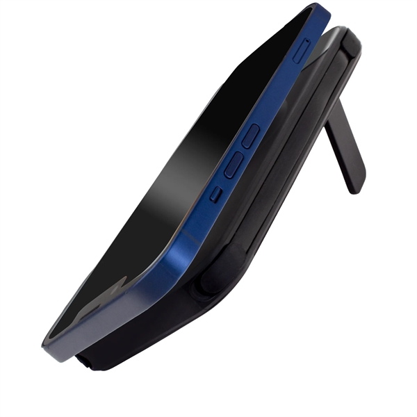 Mag-N-Kick 10K Magnetic Fast Charger with Cable - Mag-N-Kick 10K Magnetic Fast Charger with Cable - Image 4 of 12