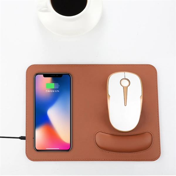 15W Fast Wireless Charging Mouse Pad with Wrist Support - 15W Fast Wireless Charging Mouse Pad with Wrist Support - Image 4 of 5